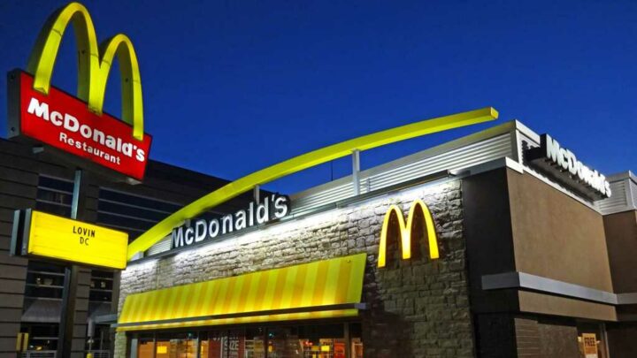 Teen Girl, 16, Killed in Fight Over McDonald's Sweet and Sour Sauce: Police