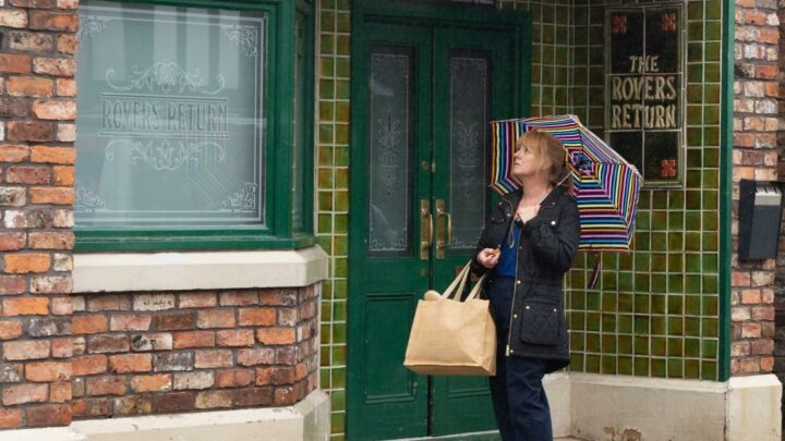 A sad end in Corrie as the Rovers is closed and boarded up