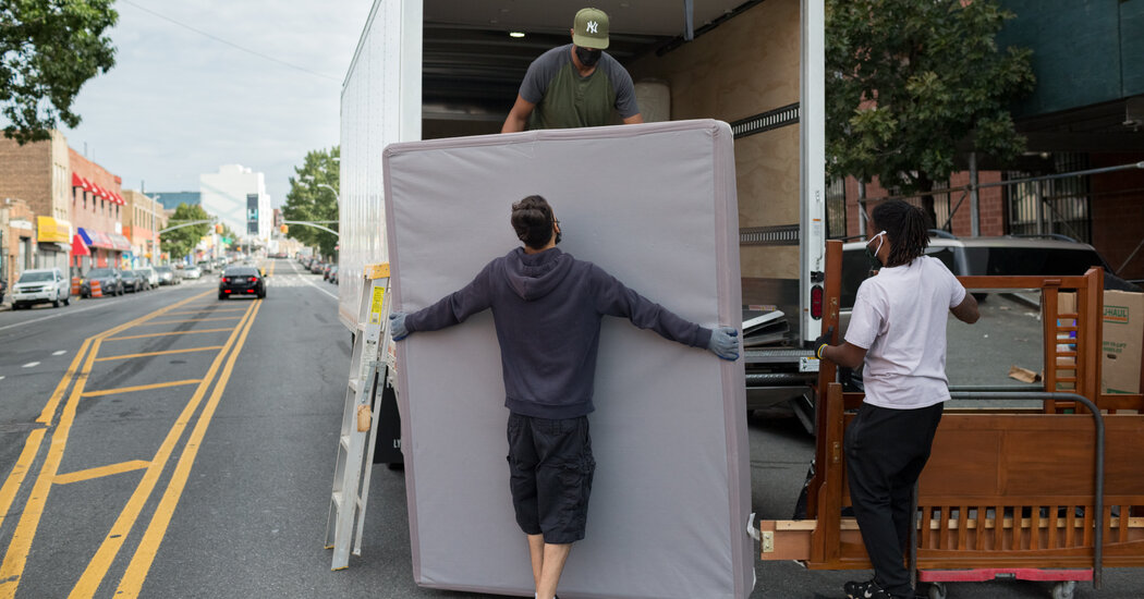 Movers See All, and They Have Thoughts on Your Relationship