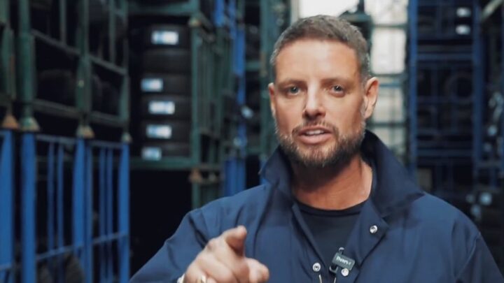 Boyzone’s Keith Duffy debuts career change – and fans are finding it hilarious